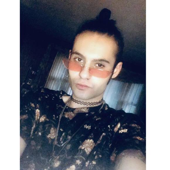 Meet your Posher, Naem - Picture 1 of 1